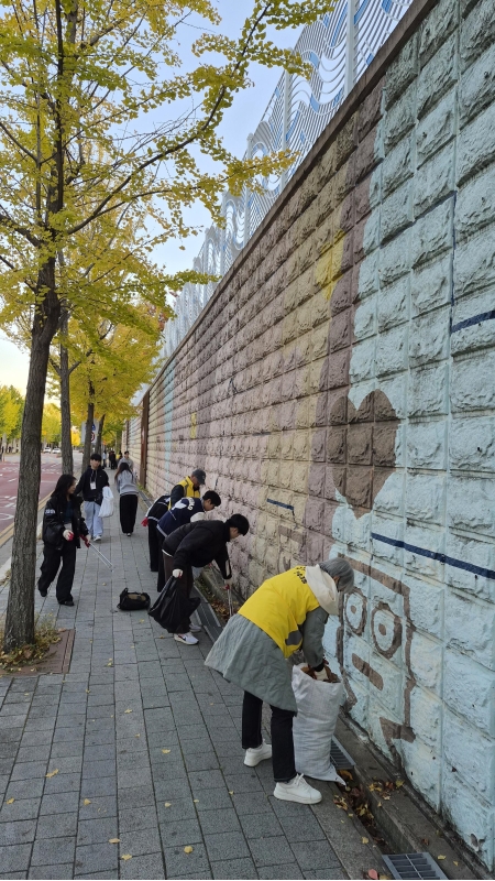 연수3동 주민자치회·가천대 봉사동아리, 마을 환경정비 활동